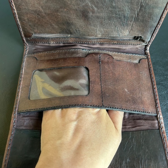 Vintage Brown Leather Tri-Fold Clasp Closure Wallet with Woven Details - Picture 7 of 12